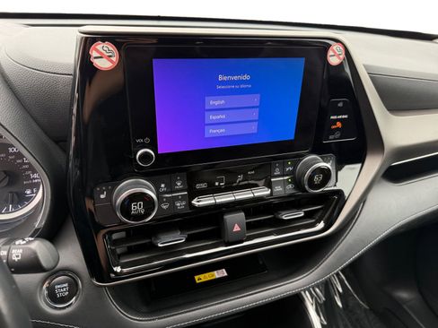 Used 2023 Toyota Highlander L image 12