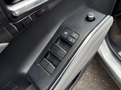 Used 2022 Toyota Highlander Limited FWD image 26