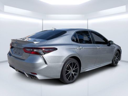 Used 2024 Toyota Camry SE FWD image 3