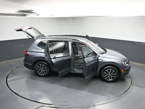 Used 2021 Volkswagen Tiguan SE AWD/4WD image 48