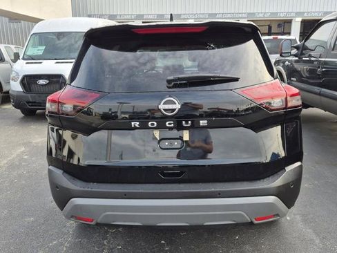 Used 2023 Nissan Rogue S FWD image 4