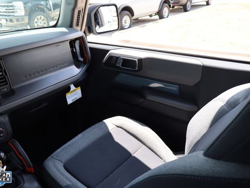 Used 2022 Ford Bronco 2-Door AWD/4WD image 23