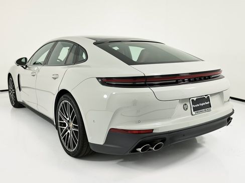 New 2026 Porsche Panamera 4 image 3