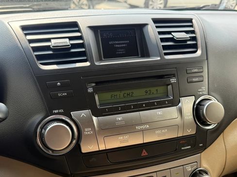 Used 2010 Toyota Highlander SE AWD/4WD image 30