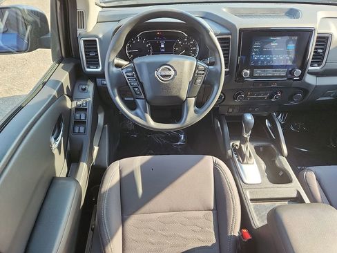 Certified 2022 Nissan Frontier SV image 12