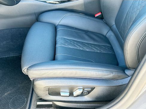 Used 2021 BMW 530i w/ Premium Package image 19