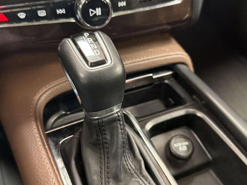 Used 2019 Volvo XC90 T6 Momentum w/ Advanced Package image 12