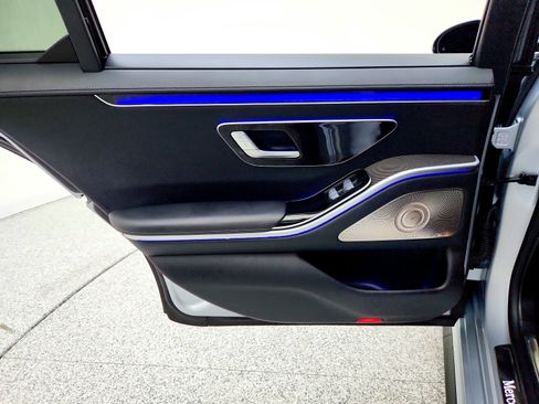 Certified 2022 Mercedes-Benz S 500 4MATIC image 23