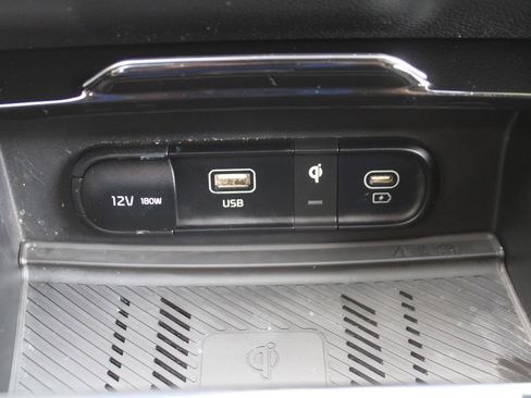 Certified 2023 Kia Sportage EX image 40