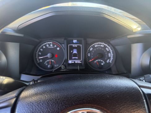 Used 2021 Toyota Tacoma SR AWD/4WD image 17