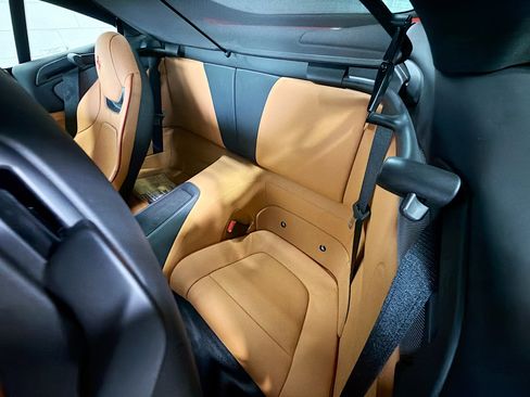 Used 2020 Ferrari Portofino RWD image 19