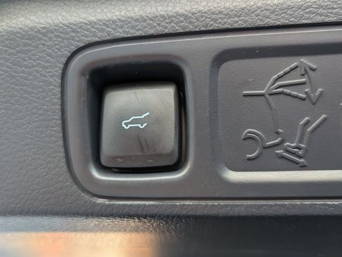 Used 2022 Ford Expedition Max Limited image 15