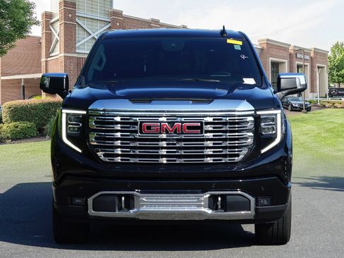 Used 2024 GMC Sierra 1500 Denali w/ Denali Reserve Package AWD/4WD image 2