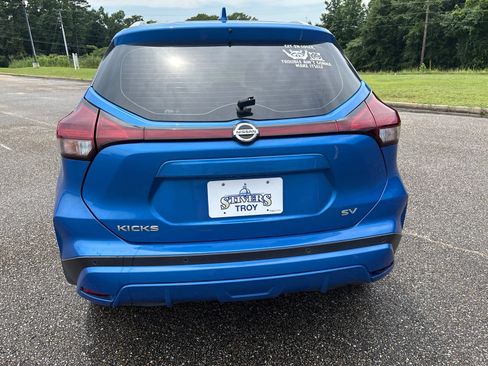 Used 2021 Nissan Kicks SV FWD image 4