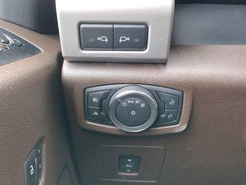 Used 2015 Ford F150 King Ranch image 22