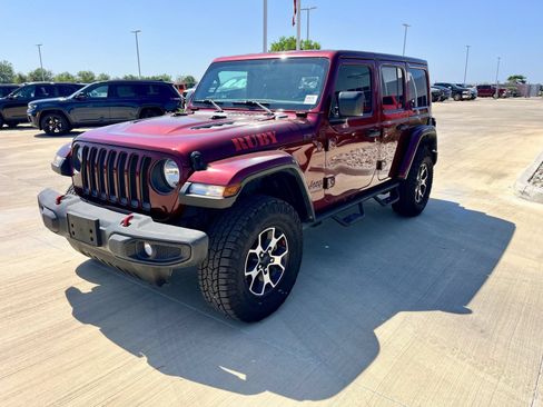Used 2021 Jeep Wrangler Unlimited Rubicon w/ Cold Weather Group AWD/4WD image 7