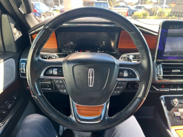 Used 2019 Lincoln Navigator Reserve AWD/4WD image 14