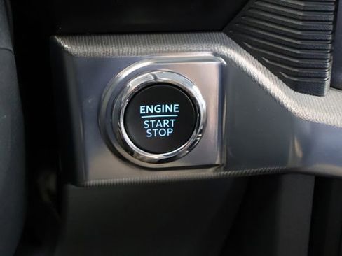 Used 2025 Ford F150 Lariat w/ Equipment Group 502A High image 31