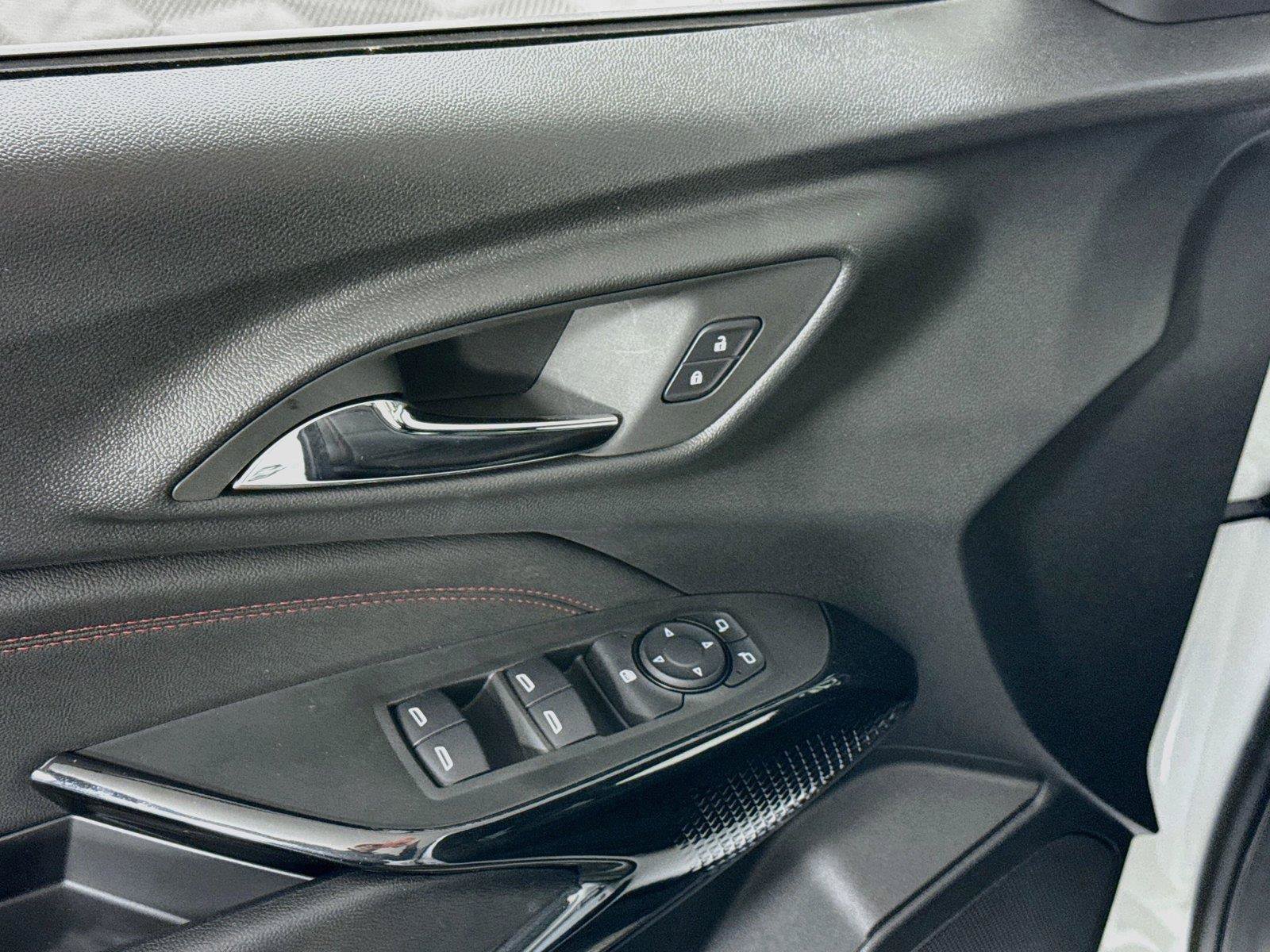 New 2026 Chevrolet Trax RS w/ Sunroof Package FWD image 11