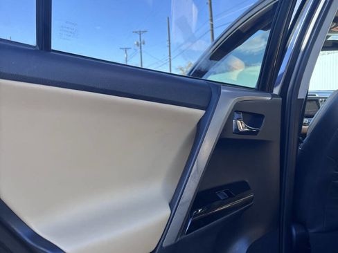 Used 2018 Toyota RAV4 Limited image 21