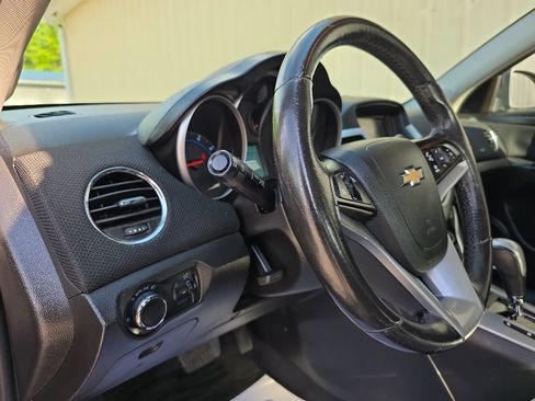 Used 2014 Chevrolet Cruze LT w/ Technology Package FWD image 14