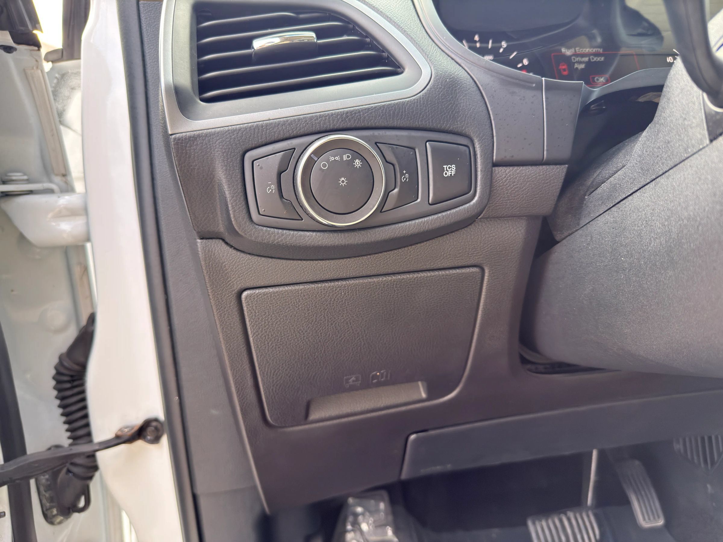 Used 2020 Ford Edge SE FWD image 14