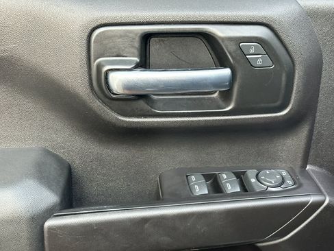 Used 2019 Chevrolet Silverado 1500 Custom w/ Custom Max Trailering Package AWD/4WD image 13