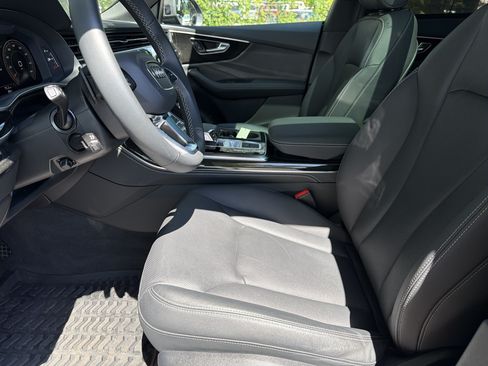 Used 2023 Audi Q8 Premium Plus AWD/4WD image 16