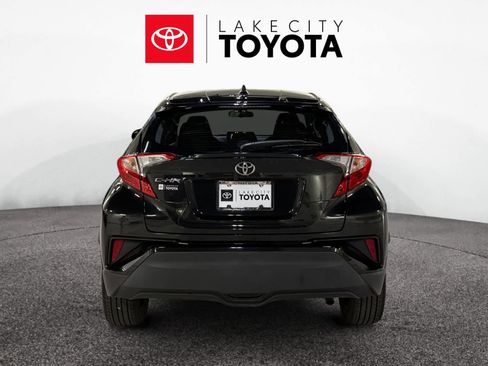 Used 2020 Toyota C-HR XLE image 5