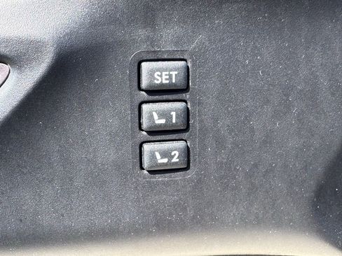 Used 2021 Subaru Ascent Limited w/ Technology Package image 12