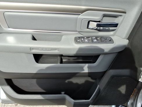 Used 2020 RAM 1500 Classic SLT image 15