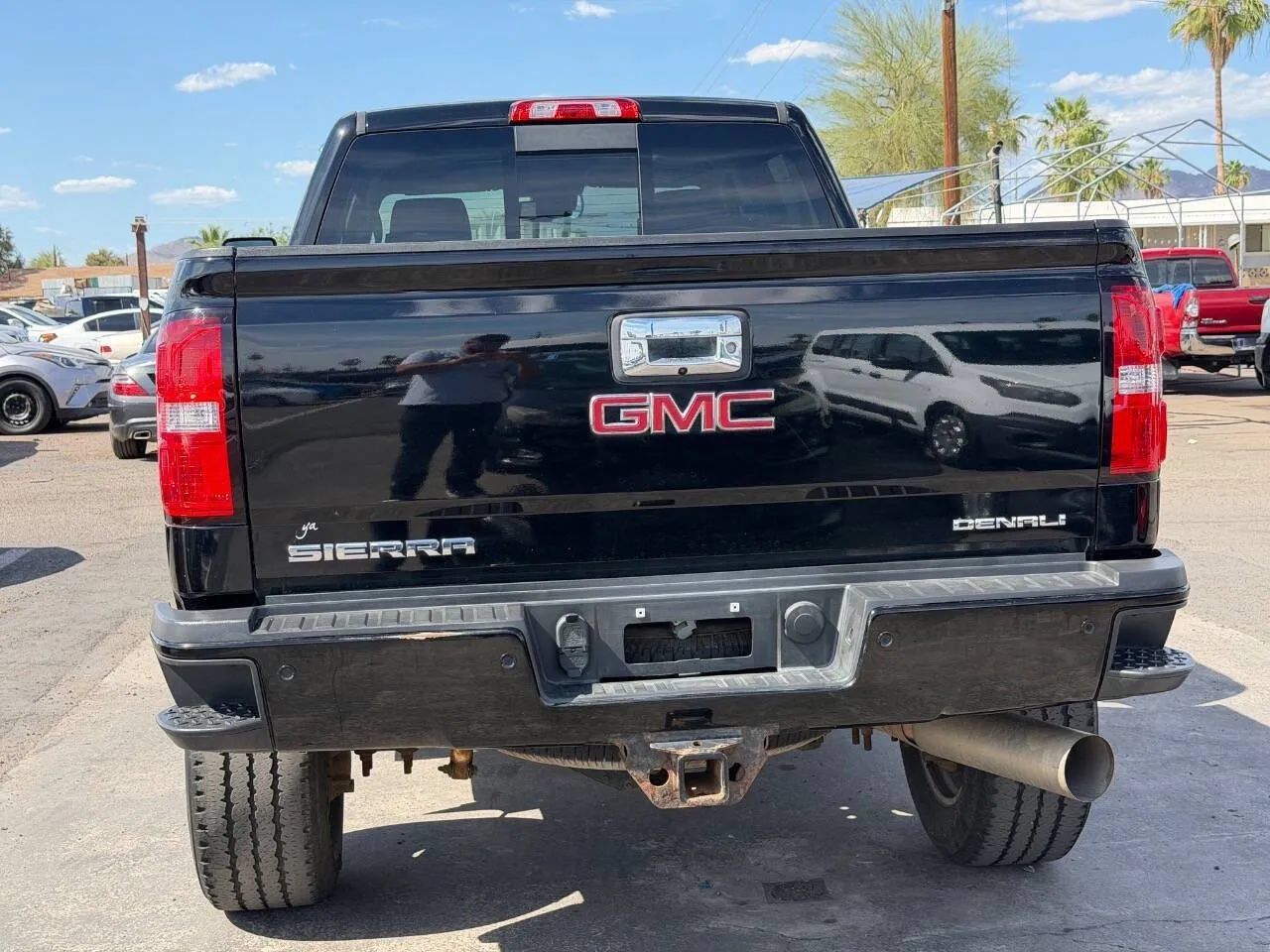 Used 2017 GMC Sierra 2500 Denali w/ Duramax Plus Package AWD/4WD image 7
