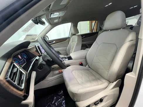 New 2026 Volkswagen Atlas SE image 10