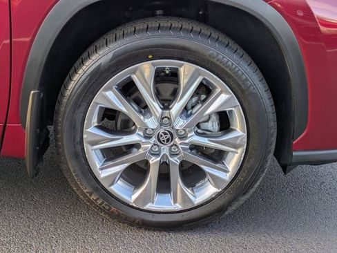 Used 2021 Toyota Highlander Limited image 10