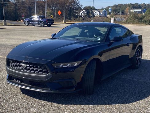 Used 2024 Ford Mustang Premium image 3