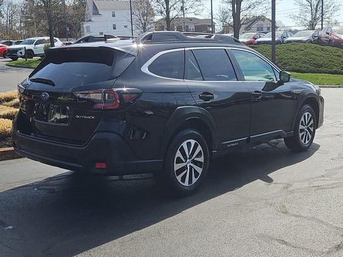 Used 2023 Subaru Outback Premium AWD/4WD image 2