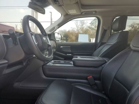 Used 2025 Ford Expedition Max Platinum image 7