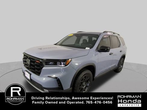 Used 2024 Honda Pilot TrailSport image 10