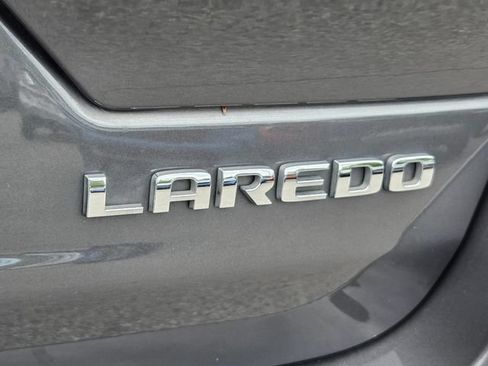 Used 2022 Jeep Grand Cherokee Laredo w/ Luxury Tech Group I RWD image 26
