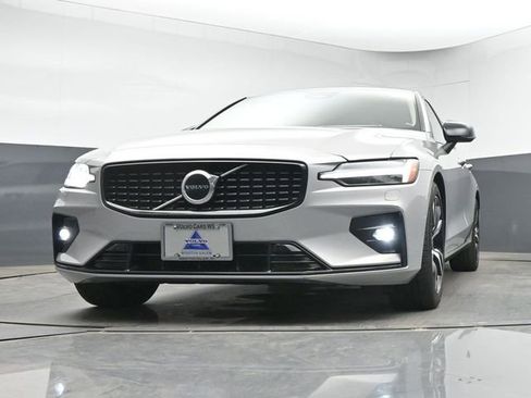 Used 2023 Volvo S60 B5 Core w/ Climate Package FWD image 12