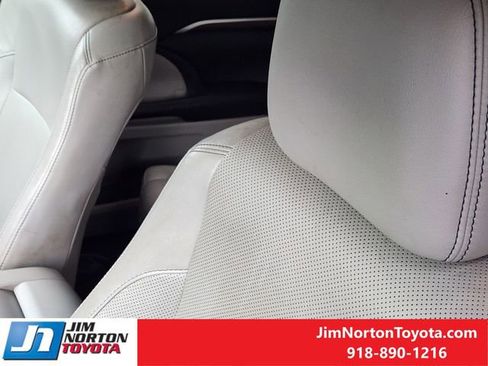 Used 2016 Toyota Highlander Limited AWD/4WD image 15
