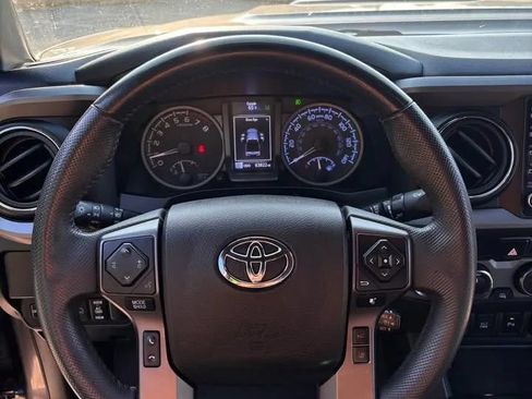Used 2021 Toyota Tacoma TRD Pro AWD/4WD image 9