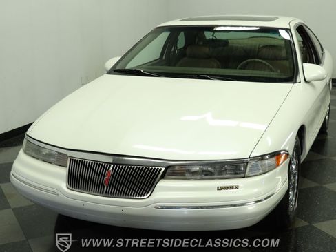 Used 1993 Lincoln Mark VIII RWD image 17
