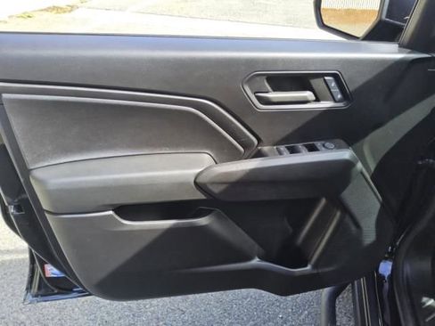 Used 2024 Chevrolet Colorado Trail Boss w/ Technology Package image 7