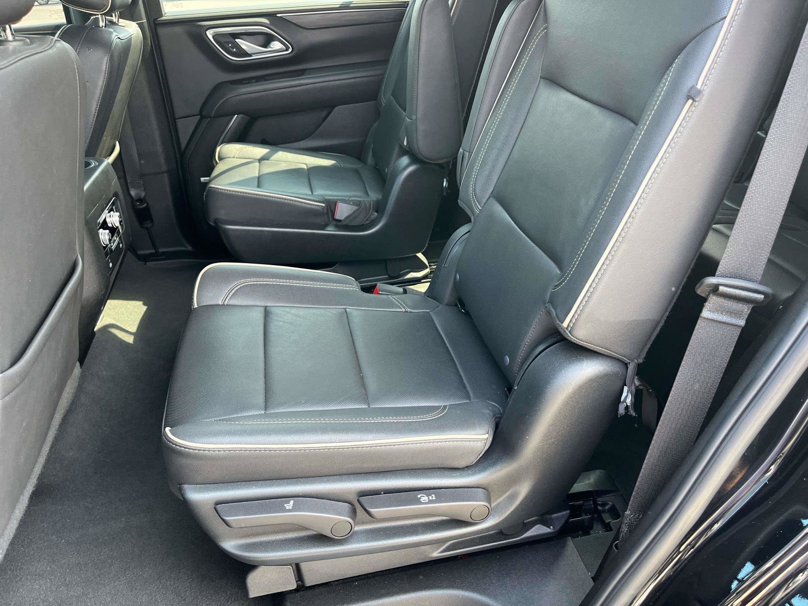 Used 2023 GMC Yukon SLT AWD/4WD image 19