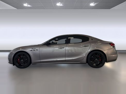 Used 2022 Maserati Ghibli Modena RWD image 2