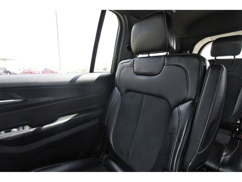 Used 2025 Jeep Grand Cherokee L Altitude RWD image 14