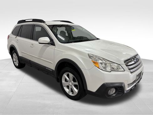Used 2014 Subaru Outback 2.5i Premium image 3