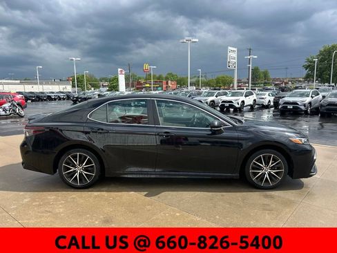 Used 2023 Toyota Camry SE FWD image 4