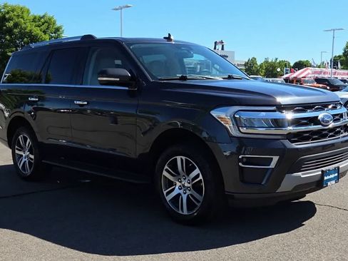 Used 2024 Ford Expedition Limited AWD/4WD image 2